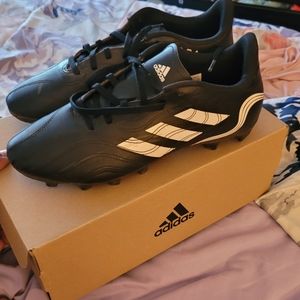 Soccer shoe